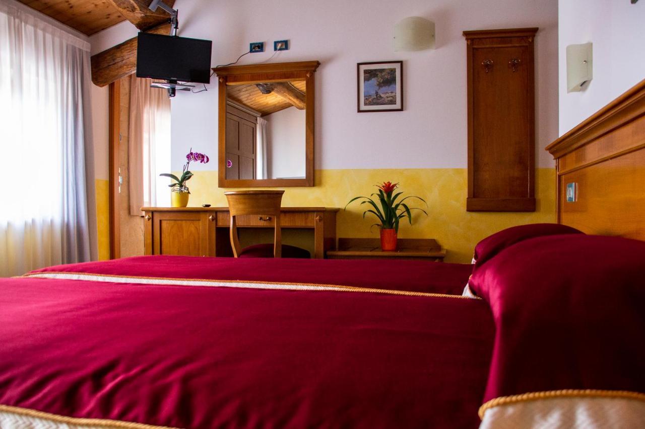 Hotel Ristorante Centrale Rovere Veronese Eksteriør billede